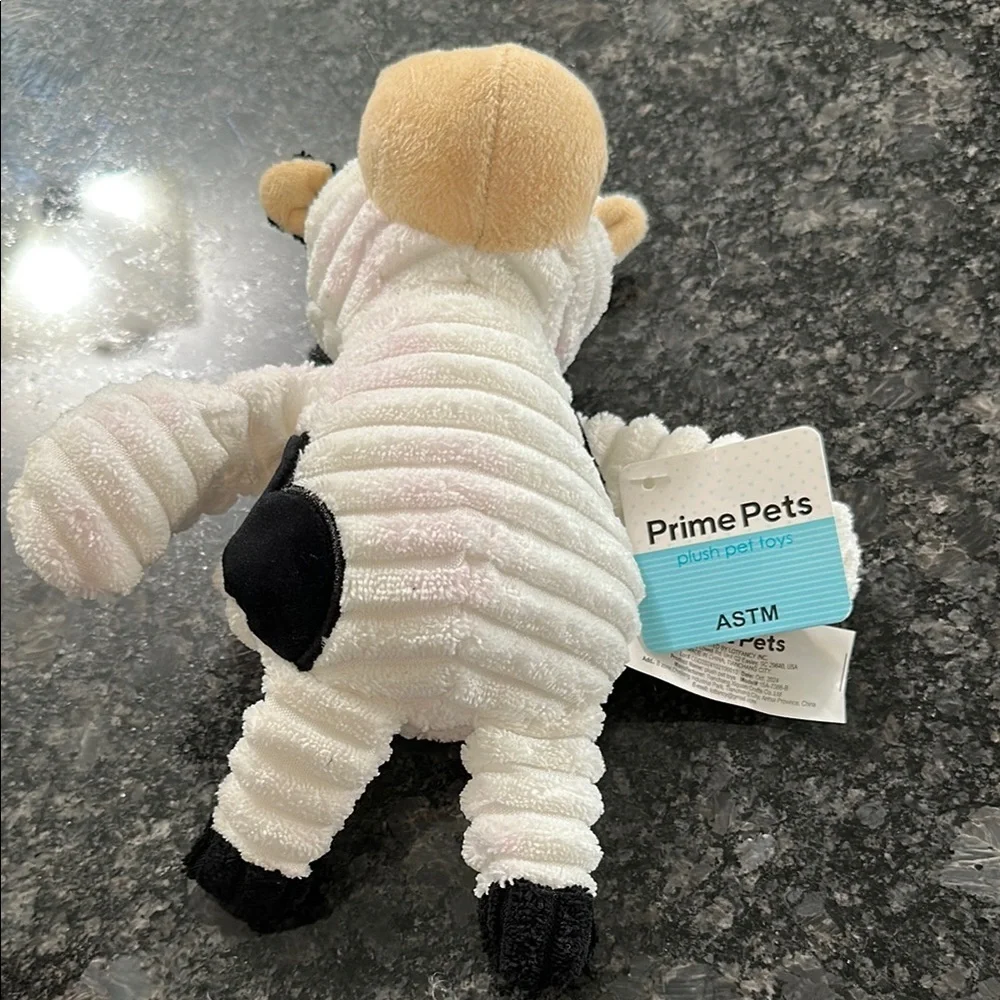 Prime Pets Dog Toy Adorable Cow Plush Squeaky Toy 8” x 6” NWT Farm Animal Friend